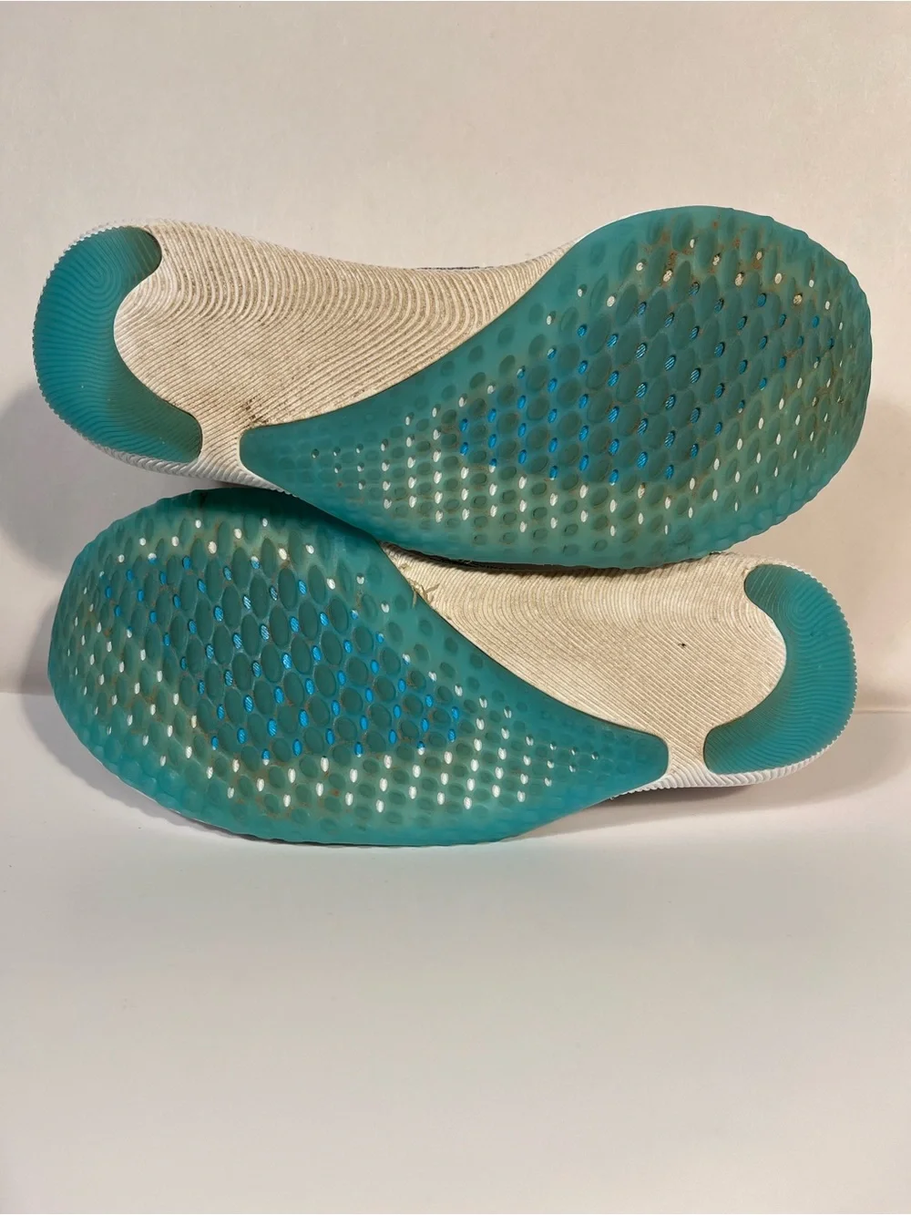 New Balance Women’s FuelCell Rebel Size 9.5